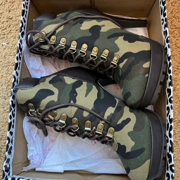 Anne Michelle Shoes - Anne Michelle Camo Heels